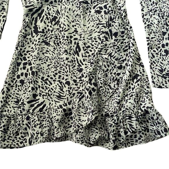 Misguided Green Animal Print Surplice Ruffle Dress. Size 6. - Picture 8 of 12